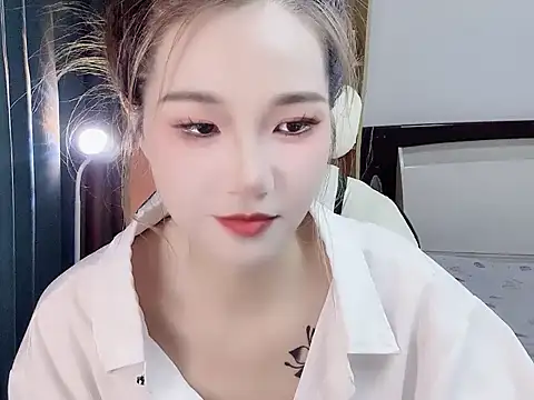 W-Sunflower online show from 10/31/25, 02:46