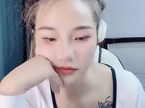 W-Sunflower online show from 11/06/25, 02:21