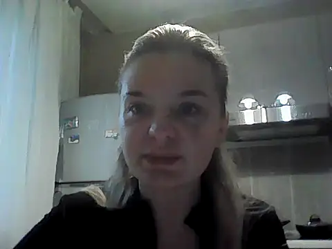 Snapshot of Mirarah chatting on 11/04/25, 07:12 Mirarah online show from 11/04/25, 07:12