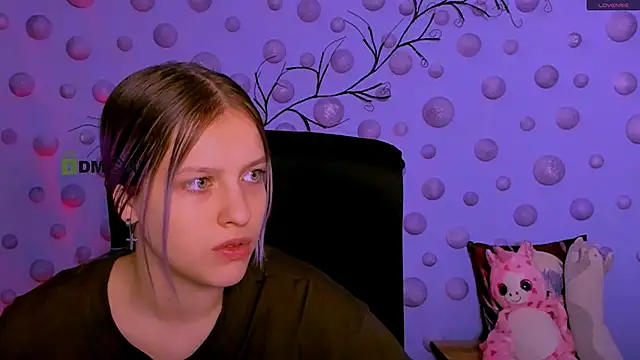 kaela spell  online show from 03/13/26, 09:25