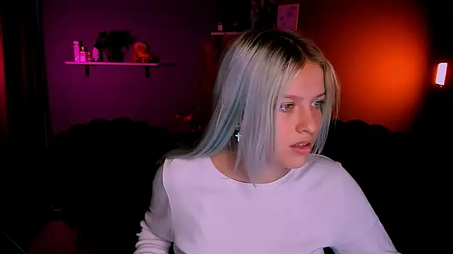 kaela spell  online show from 10/17/25, 01:02