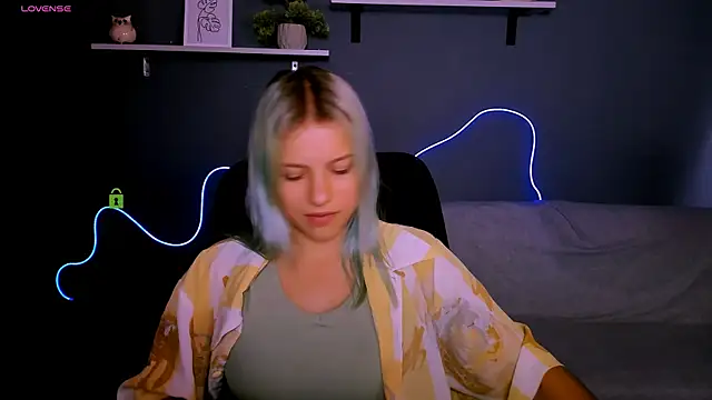 kaela spell  online show from 09/24/25, 01:06