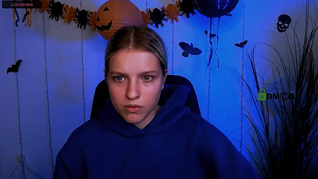 kaela spell  online show from 10/30/25, 07:44