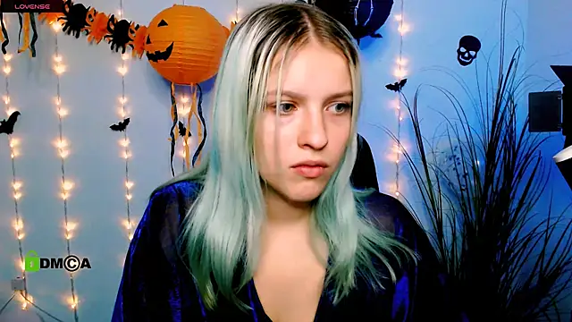 kaela spell  online show from 10/28/25, 07:46