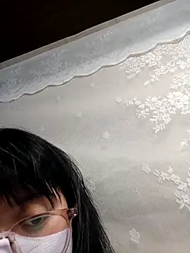 Snapshot of -Victoriaa- chatting on 10/15/25, 03:20 -Victoriaa- online show from 10/15/25, 03:20