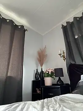 Snapshot of ZoeyJohnson chatting on 10/23/25, 07:12 ZoeyJohnson online show from 10/23/25, 07:12