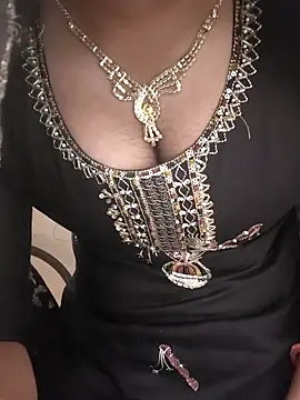 Snapshot of BellaxTrans chatting on 02/17/26, 03:59 BellaxTrans online show from 02/17/26, 03:59