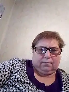 Snapshot of Nikusya-51 chatting on 11/21/25, 01:21 Nikusya-51 online show from 11/21/25, 01:21