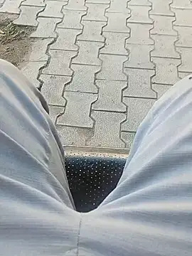 karandeep Bhagat online show from 10/12/25, 03:52