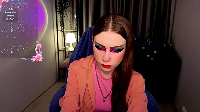 Snapshot of KarenSmitht chatting on 11/23/25, 01:21 KarenSmitht online show from 11/23/25, 01:21