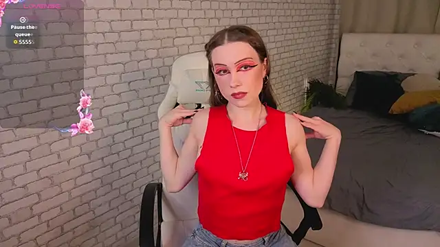 Snapshot of KarenSmitht chatting on 10/21/25, 03:55 KarenSmitht online show from 10/21/25, 03:55