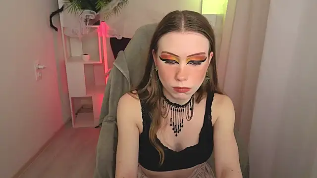 Snapshot of KarenSmitht chatting on 10/28/25, 04:06 KarenSmitht online show from 10/28/25, 04:06