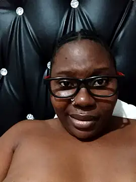 Snapshot of Darkchokola33 chatting on 09/28/25, 06:15 Darkchokola33 online show from 09/28/25, 06:15