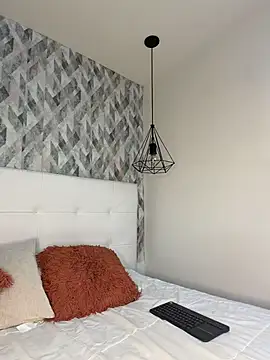 Snapshot of krisstenSantos chatting on 02/19/26, 01:30 krisstenSantos online show from 02/19/26, 01:30