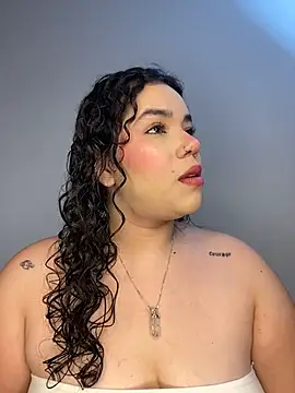 krisstenSantos online show from 11/11/25, 12:00