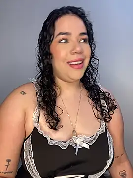 krisstenSantos online show from 11/18/25, 12:19