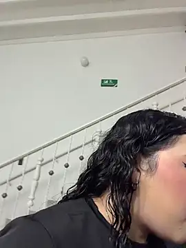 Snapshot of krisstenSantos chatting on 02/28/26, 02:39 krisstenSantos online show from 02/28/26, 02:39