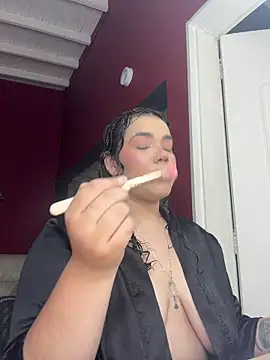 krisstenSantos online show from 12/17/25, 12:54