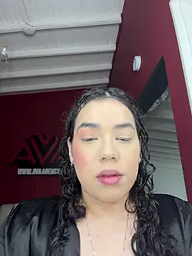 Snapshot of krisstenSantos chatting on 12/22/25, 01:00 krisstenSantos online show from 12/22/25, 01:00