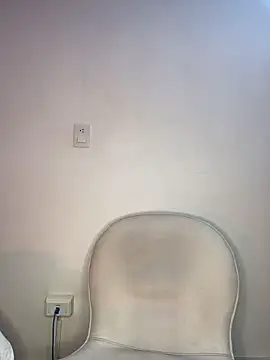 krisstenSantos online show from 10/31/25, 12:57