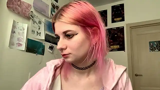 Snapshot of PinkVampire chatting on 10/04/25, 01:23 PinkVampire online show from 10/04/25, 01:23