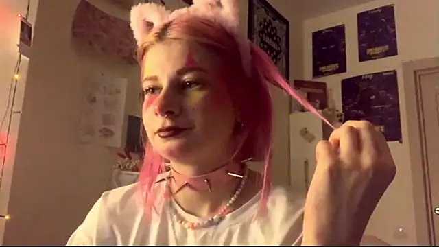 Snapshot of PinkVampire chatting on 09/22/25, 06:47 PinkVampire online show from 09/22/25, 06:47