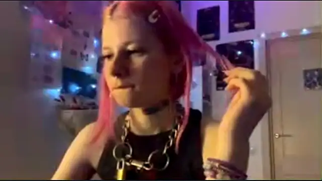 Snapshot of PinkVampire chatting on 09/18/25, 05:05 PinkVampire online show from 09/18/25, 05:05