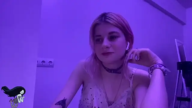 Snapshot of PinkVampire chatting on 10/29/25, 09:03 PinkVampire online show from 10/29/25, 09:03