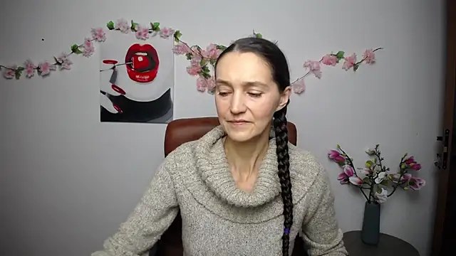 TayaFinch online show from 11/07/25, 01:15