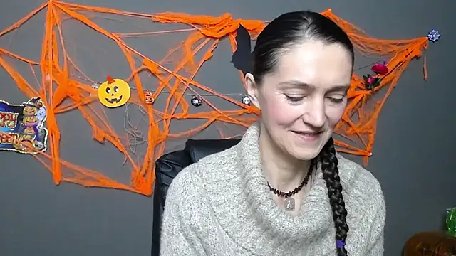 TayaFinch online show from 11/04/25, 01:04