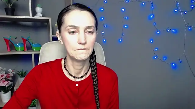 TayaFinch online show from 11/18/25, 01:14