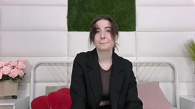 Snapshot of LilithLane chatting on 10/10/25, 03:24 LilithLane online show from 10/10/25, 03:24