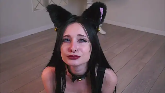 Snapshot of DarcyAspacio chatting on 10/23/25, 11:42 DarcyAspacio online show from 10/23/25, 11:42