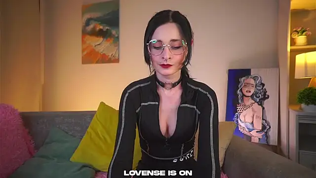 Snapshot of DarcyAspacio chatting on 11/17/25, 11:03 DarcyAspacio online show from 11/17/25, 11:03