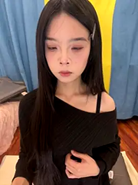 qiqi x online show from 12/02/25, 01:57