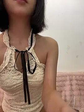 qiqi x online show from 03/12/26, 02:32