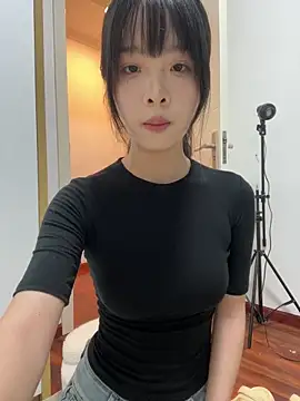 Snapshot of qiqi_x chatting on 05/24/26, 02:06 qiqi x online show from 05/24/26, 02:06