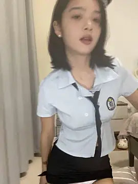 qiqi x online show from 09/18/25, 01:25