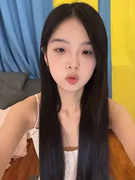 qiqi x online show from 11/04/25, 04:55