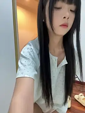 Snapshot of qiqi_x chatting on 05/05/26, 02:09 qiqi x online show from 05/05/26, 02:09