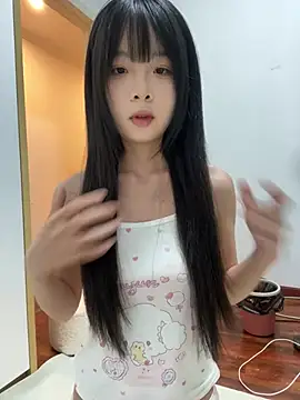 Snapshot of qiqi_x chatting on 05/04/26, 02:20 qiqi x online show from 05/04/26, 02:20