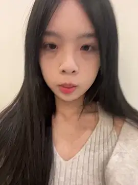 qiqi x online show from 12/20/25, 02:09