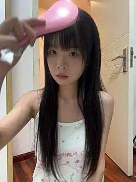 Snapshot of qiqi_x chatting on 05/20/26, 09:39 qiqi x online show from 05/20/26, 09:39