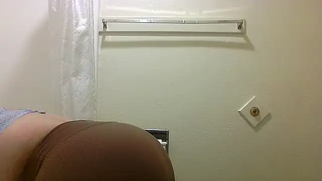 Snapshot of juiicy001 chatting on 02/07/26, 01:41 juiicy001 online show from 02/07/26, 01:41