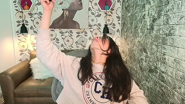 alllyson  online show from 10/02/25, 07:39