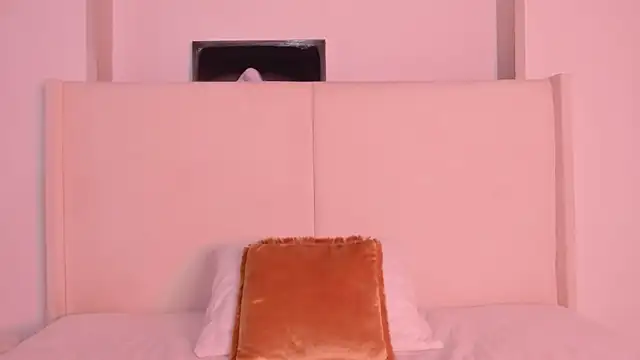 Sofi glow online show from 04/01/26, 09:34