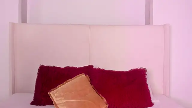 Snapshot of Sofi_glow chatting on 05/12/26, 09:32 Sofi glow online show from 05/12/26, 09:32