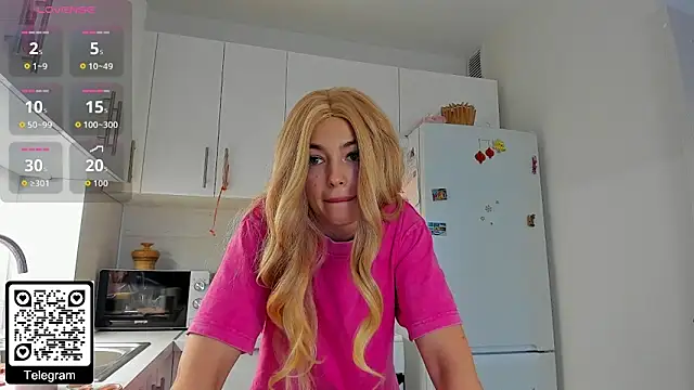 Snapshot of KristenHarrington chatting on 12/14/25, 10:32 KristenHarrington online show from 12/14/25, 10:32