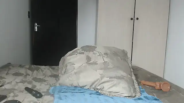 lady-zeei online show from 10/27/25, 01:50