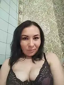 Snapshot of Mia24Blove chatting on 06/04/26, 04:00 Mia24Blove online show from 06/04/26, 04:00